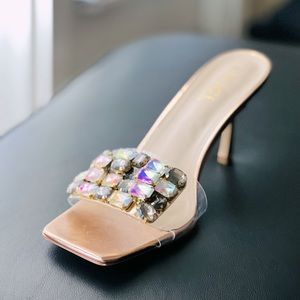 Diamond gold high heels, 3 inch heels, very fashionable. Very beautiful!!